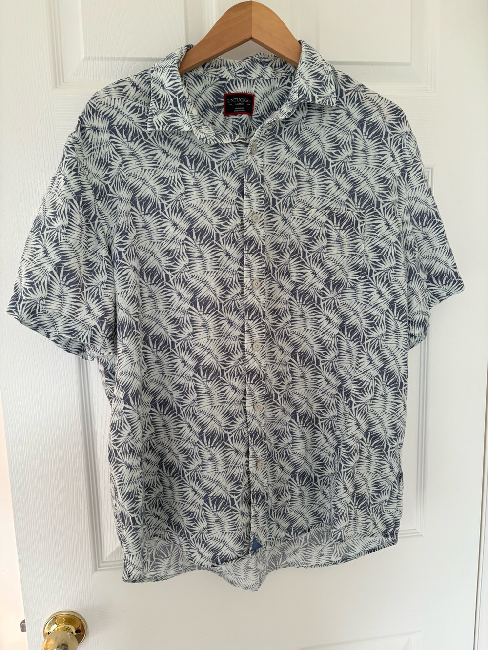 UNTUCKit Short-Sleeve Palm Leaf Button-Down — blue and mint green 100 % linen